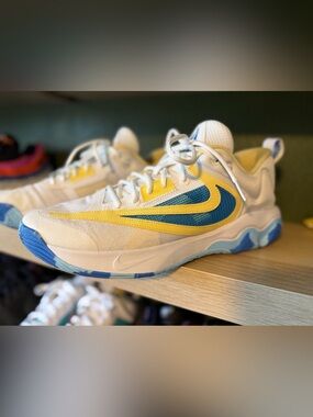 Nike Mens Giannis Size 13
